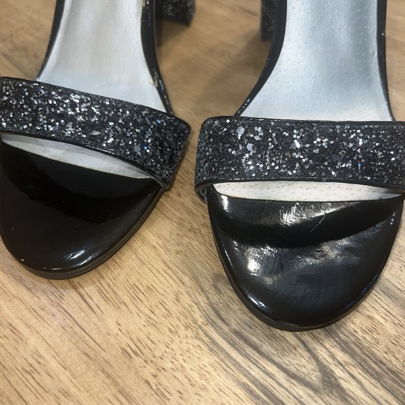 Woman's Guess Sz 9 Block Heels Strappy Glitter Shoes Ankle Strap Black Silver - Picture 8 of 11